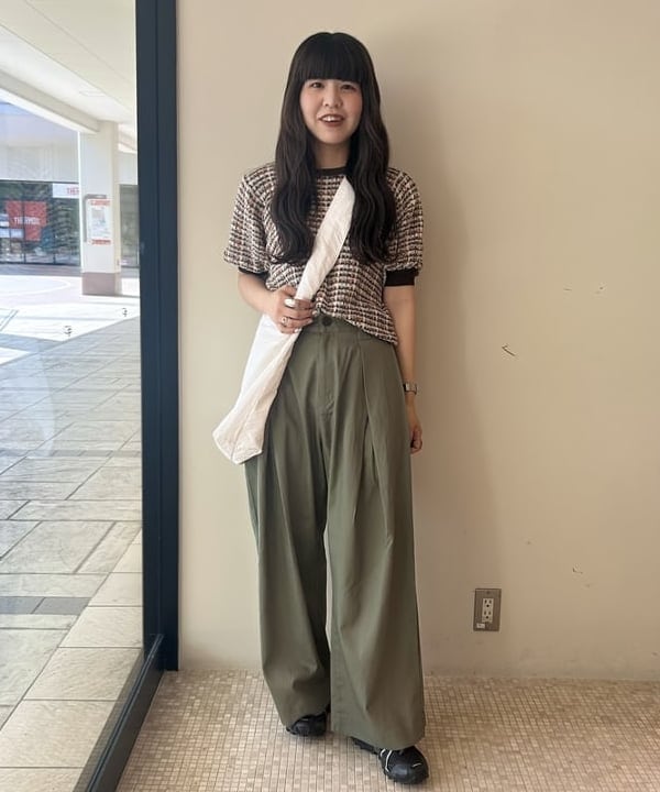 BEAMS HEARTの【秋まで使える】【手洗い可】カラフル チェック ニット 25AW クルーネック 半袖 秋色を使ったコーディネートを紹介します。｜Rakuten Fashion(楽天ファッション／旧楽天ブランドアベニュー)6180142