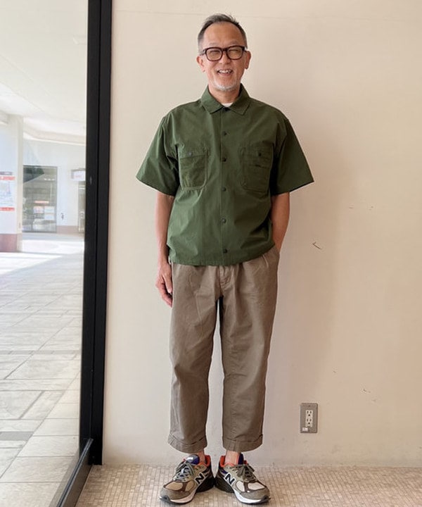 BEAMS HEARTのBEAMS PLUS｜2プリーツ ツイル チノパンツ ビームスの百名品｜日本製 定番 メンズ テーパード｜きれいめ カジュアル 春夏 通年 2 Pleats Tapered Twillを使ったコーディネートを紹介します。｜Rakuten Fashion(楽天ファッション／旧楽天ブランドアベニュー)6180175