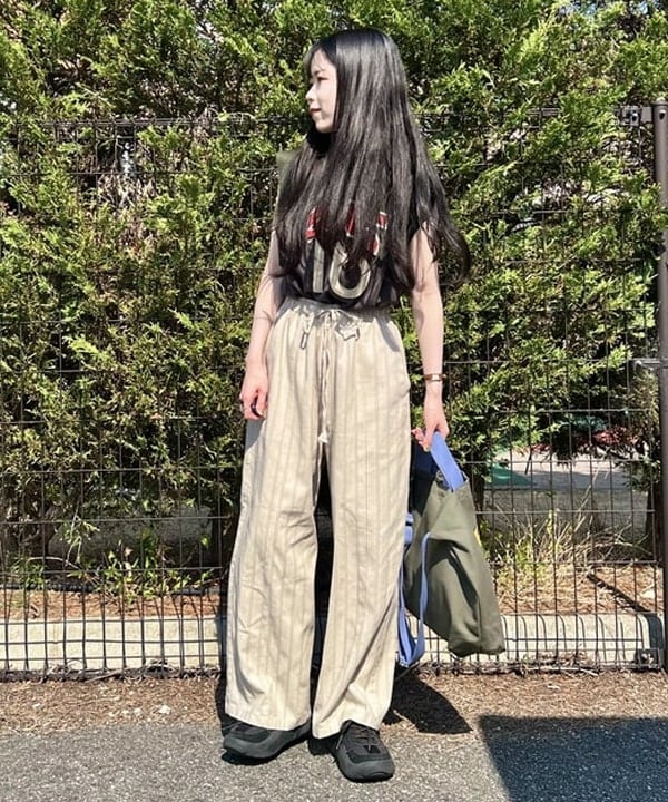 B:MING LIFE STORE by BEAMSのスマイル カスレロゴ バッグ(A4サイズ収納可能) 25AW レディースを使ったコーディネートを紹介します。｜Rakuten Fashion(楽天ファッション／旧楽天ブランドアベニュー)6180194