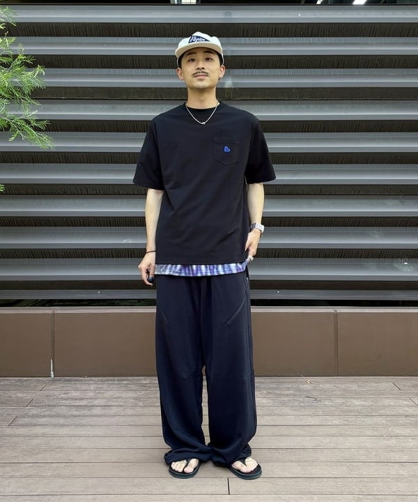 BEAMS HEARTのBEAMS / テック カーゴパンツを使ったコーディネートを紹介します。｜Rakuten Fashion(楽天ファッション／旧楽天ブランドアベニュー)6180214