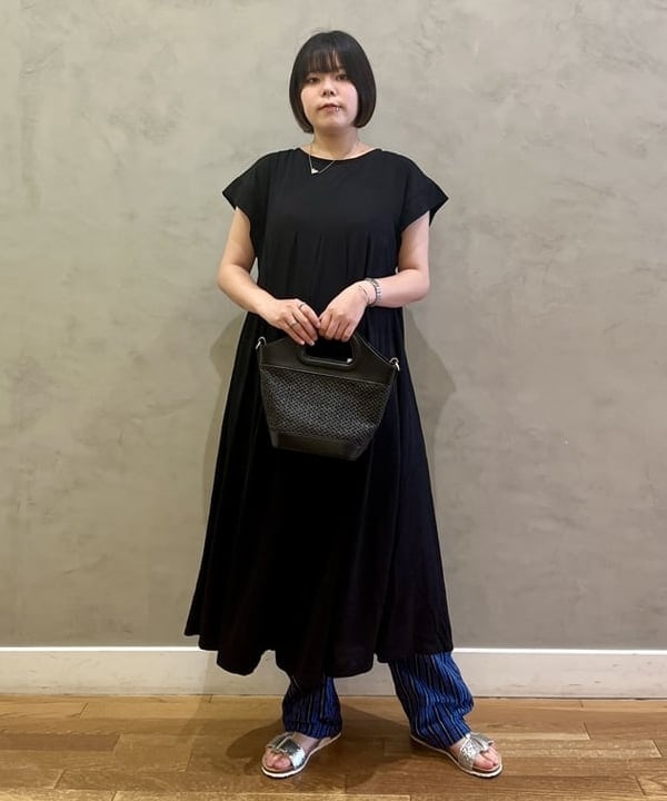 BEAMS HEARTの【洗濯機OK】タック フレア ワンピース フレンチスリーブ を使ったコーディネートを紹介します。｜Rakuten Fashion(楽天ファッション／旧楽天ブランドアベニュー)6180334