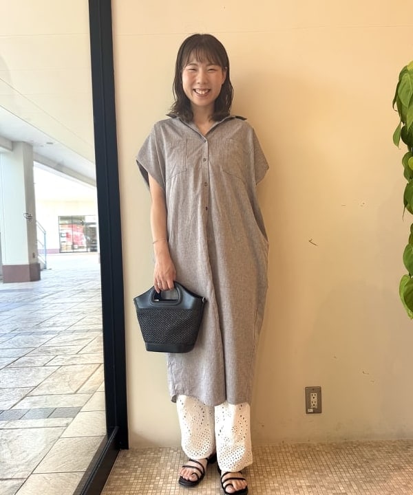 BEAMS HEARTのオーバーショルダー ワンピースを使ったコーディネートを紹介します。｜Rakuten Fashion(楽天ファッション／旧楽天ブランドアベニュー)6180339