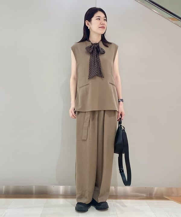 BEAMS HEARTのキーネック オーバー ベストを使ったコーディネートを紹介します。｜Rakuten Fashion(楽天ファッション／旧楽天ブランドアベニュー)6180353