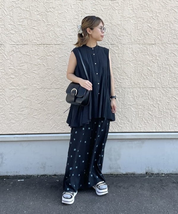 BEAMS HEARTのマーガレット 刺繍 パンツを使ったコーディネートを紹介します。｜Rakuten Fashion(楽天ファッション／旧楽天ブランドアベニュー)6180388