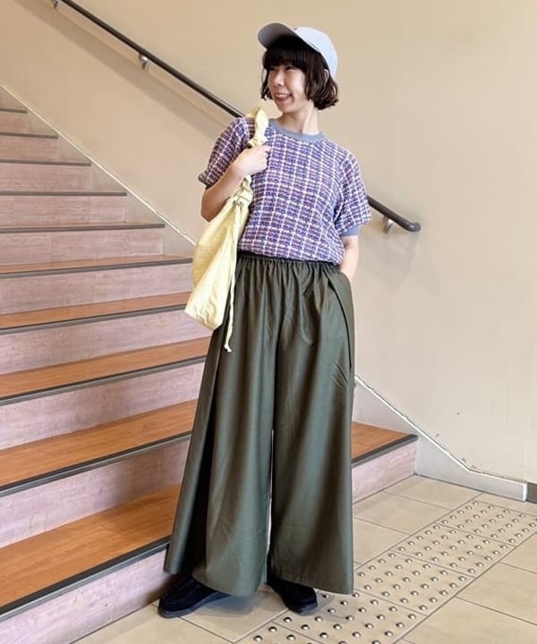 BEAMS HEARTの【秋まで使える】【手洗い可】カラフル チェック ニット 25AW クルーネック 半袖 秋色を使ったコーディネートを紹介します。｜Rakuten Fashion(楽天ファッション／旧楽天ブランドアベニュー)6180530