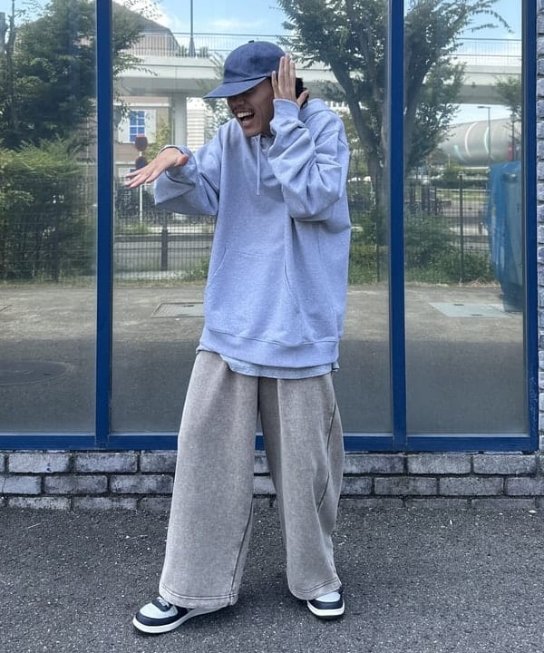 BEAMS HEARTのスノーウォッシュ スウェットパンツを使ったコーディネートを紹介します。｜Rakuten Fashion(楽天ファッション／旧楽天ブランドアベニュー)6180599