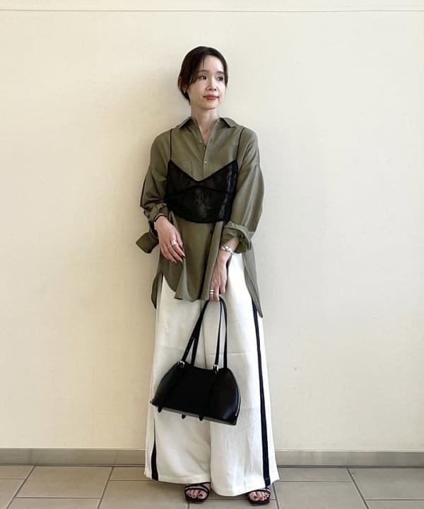 BEAMS HEARTのビスチェ * ロングスリーブシャツ(セットアイテム)を使ったコーディネートを紹介します。｜Rakuten Fashion(楽天ファッション／旧楽天ブランドアベニュー)6180787