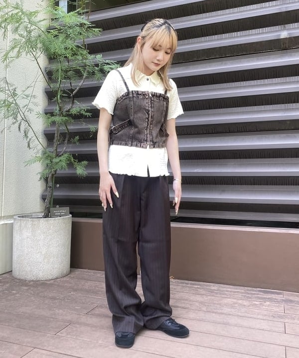 BEAMS WOMENのストライプ 2タック ワイドパンツを使ったコーディネートを紹介します。｜Rakuten Fashion(楽天ファッション／旧楽天ブランドアベニュー)6180802