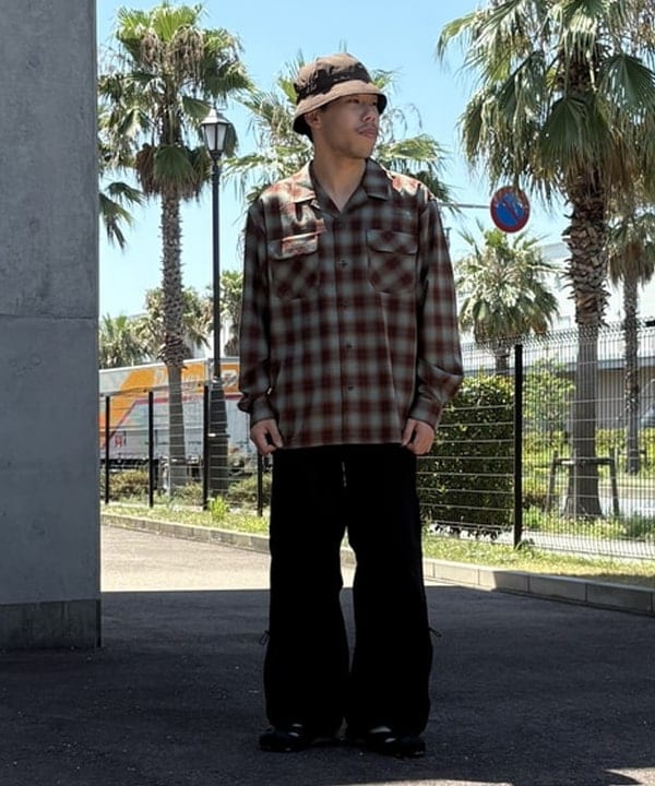 BEAMS HEARTのポリエステル レーヨン オンブレーチェック シャツを使ったコーディネートを紹介します。｜Rakuten Fashion(楽天ファッション／旧楽天ブランドアベニュー)6180735