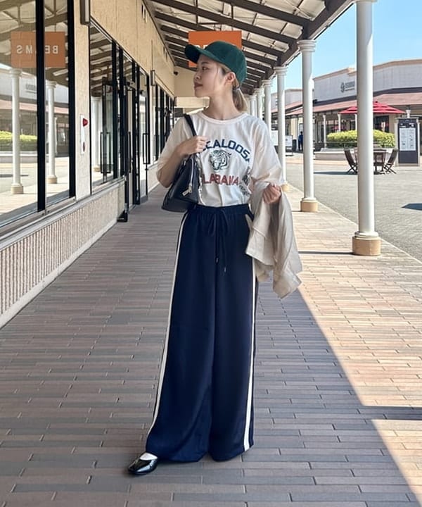 BEAMS HEARTのリメイク風 プリント Tシャツを使ったコーディネートを紹介します。｜Rakuten Fashion(楽天ファッション／旧楽天ブランドアベニュー)6180836