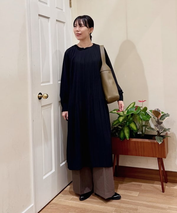 BEAMS HEARTの交織 タック パンツを使ったコーディネートを紹介します。｜Rakuten Fashion(楽天ファッション／旧楽天ブランドアベニュー)6180906
