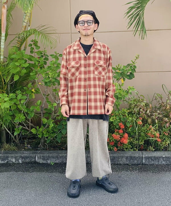 BEAMS HEARTのポリエステル レーヨン オンブレーチェック シャツを使ったコーディネートを紹介します。｜Rakuten Fashion(楽天ファッション／旧楽天ブランドアベニュー)6181034