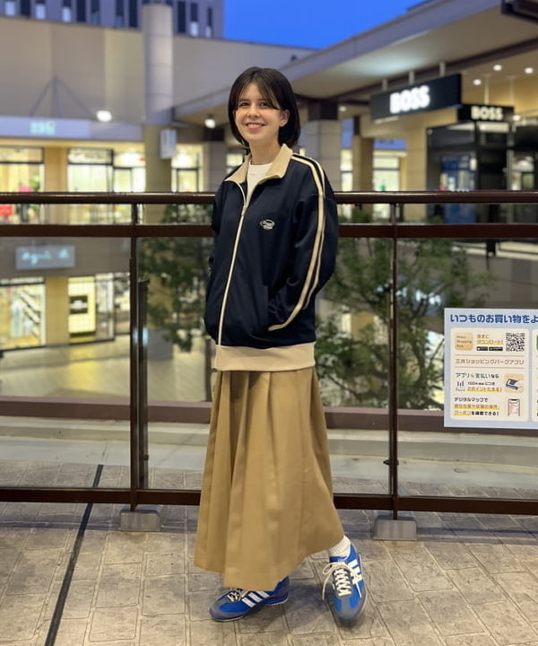 BEAMS HEARTのポリエステルジャージ 配色 トラックジャケットを使ったコーディネートを紹介します。｜Rakuten Fashion(楽天ファッション／旧楽天ブランドアベニュー)6181060