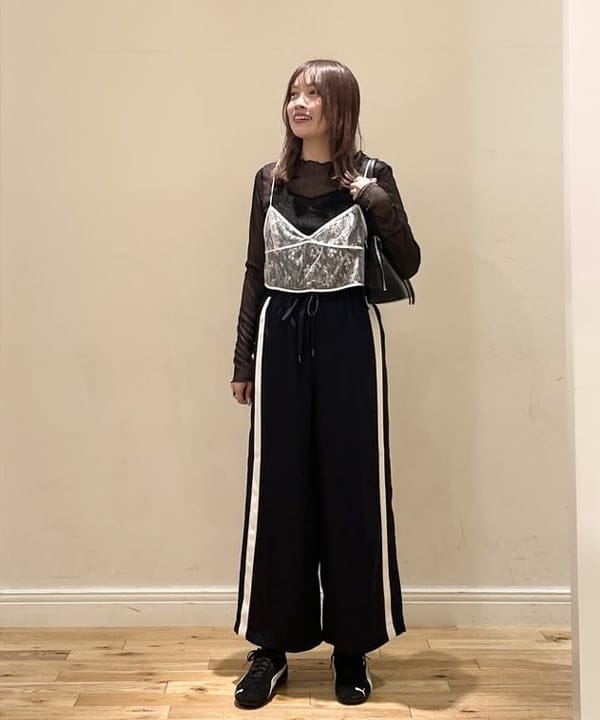 BEAMS HEARTの【秋まで使える】シャイニー シアー プルオーバー 25AW カットソー 長袖 レイヤードを使ったコーディネートを紹介します。｜Rakuten Fashion(楽天ファッション／旧楽天ブランドアベニュー)6181290