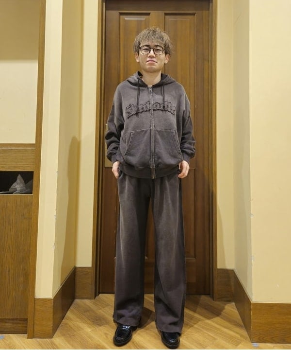 BEAMS HEARTのヴィンテージライク フルジップ パーカーを使ったコーディネートを紹介します。｜Rakuten Fashion(楽天ファッション／旧楽天ブランドアベニュー)6181231