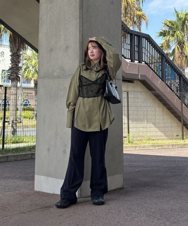 BEAMS HEARTのビスチェ * ロングスリーブシャツ(セットアイテム)を使ったコーディネートを紹介します。｜Rakuten Fashion(楽天ファッション／旧楽天ブランドアベニュー)6181461