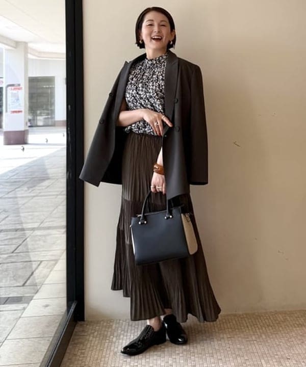 BEAMS HEARTのネック フリル シャーリング ブラウスを使ったコーディネートを紹介します。｜Rakuten Fashion(楽天ファッション／旧楽天ブランドアベニュー)6181323