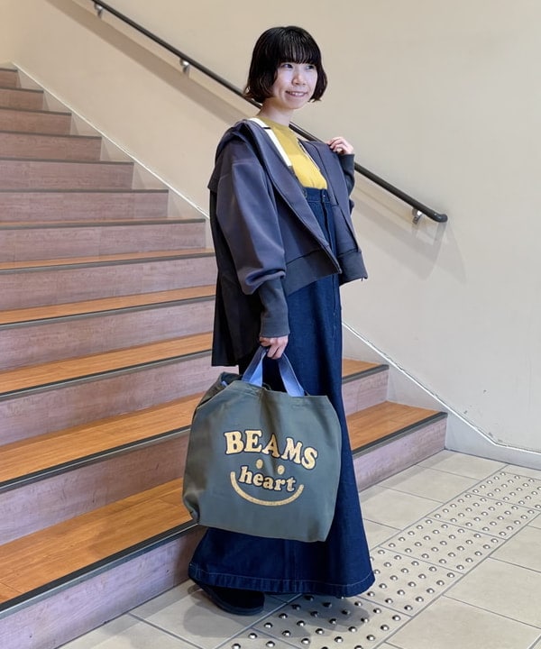 BEAMS HEARTの後ろストライプ ラグラン プルオーバーを使ったコーディネートを紹介します。｜Rakuten Fashion(楽天ファッション／旧楽天ブランドアベニュー)6181778