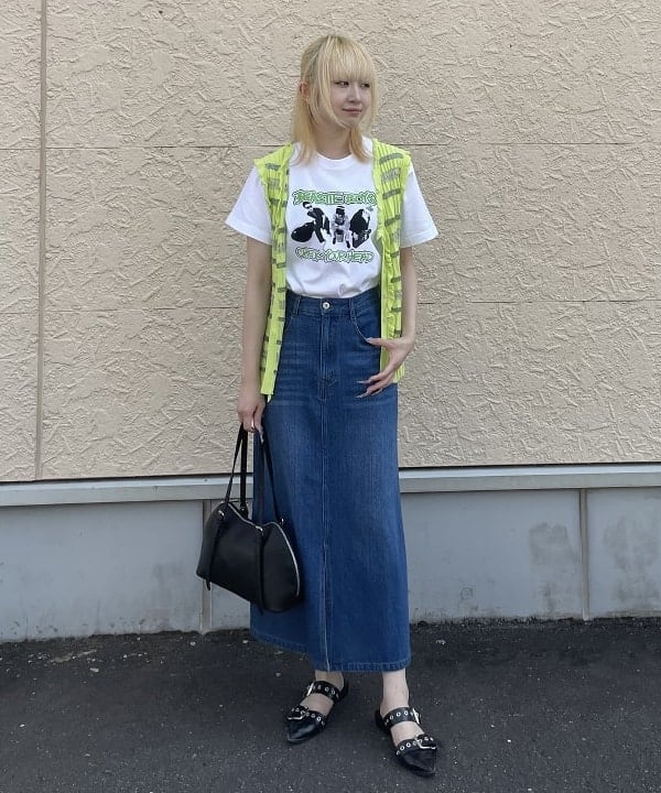 BEAMS WOMENのスリット デニム ナロースカート ロングを使ったコーディネートを紹介します。｜Rakuten Fashion(楽天ファッション／旧楽天ブランドアベニュー)6181854