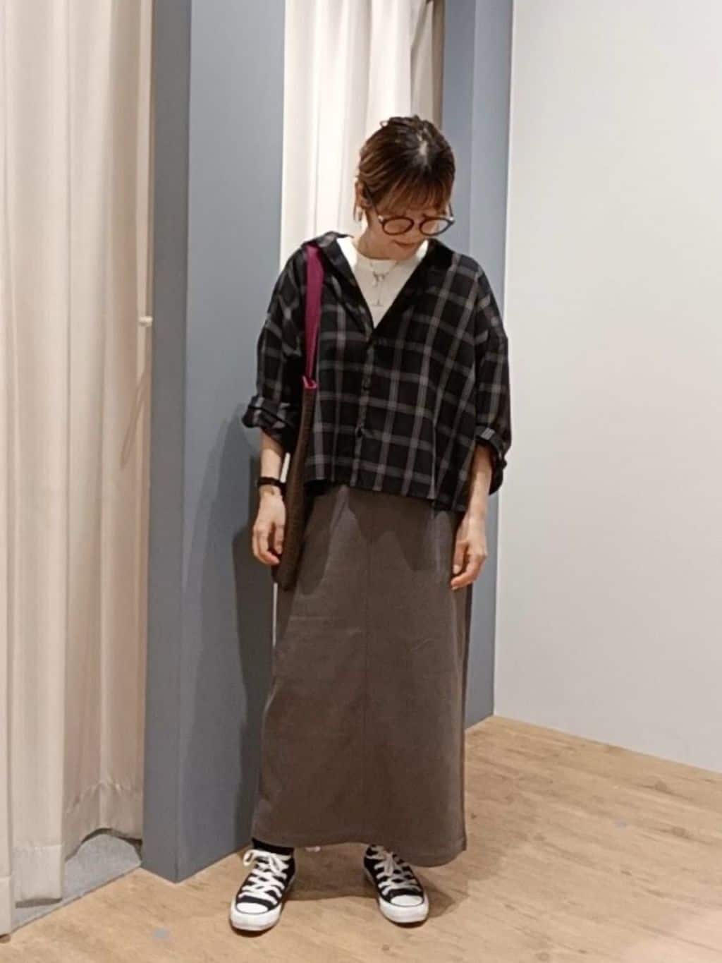 AMERICAN HOLICのフェイクレザーダンボールスカートを使ったコーディネートを紹介します。｜Rakuten Fashion(楽天ファッション／旧楽天ブランドアベニュー)6182550