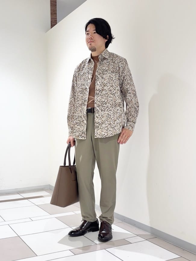 TAKEO KIKUCHIの【Sサイズ~】ストライプ小花 長袖シャツを使ったコーディネートを紹介します。｜Rakuten Fashion(楽天ファッション／旧楽天ブランドアベニュー)6184341