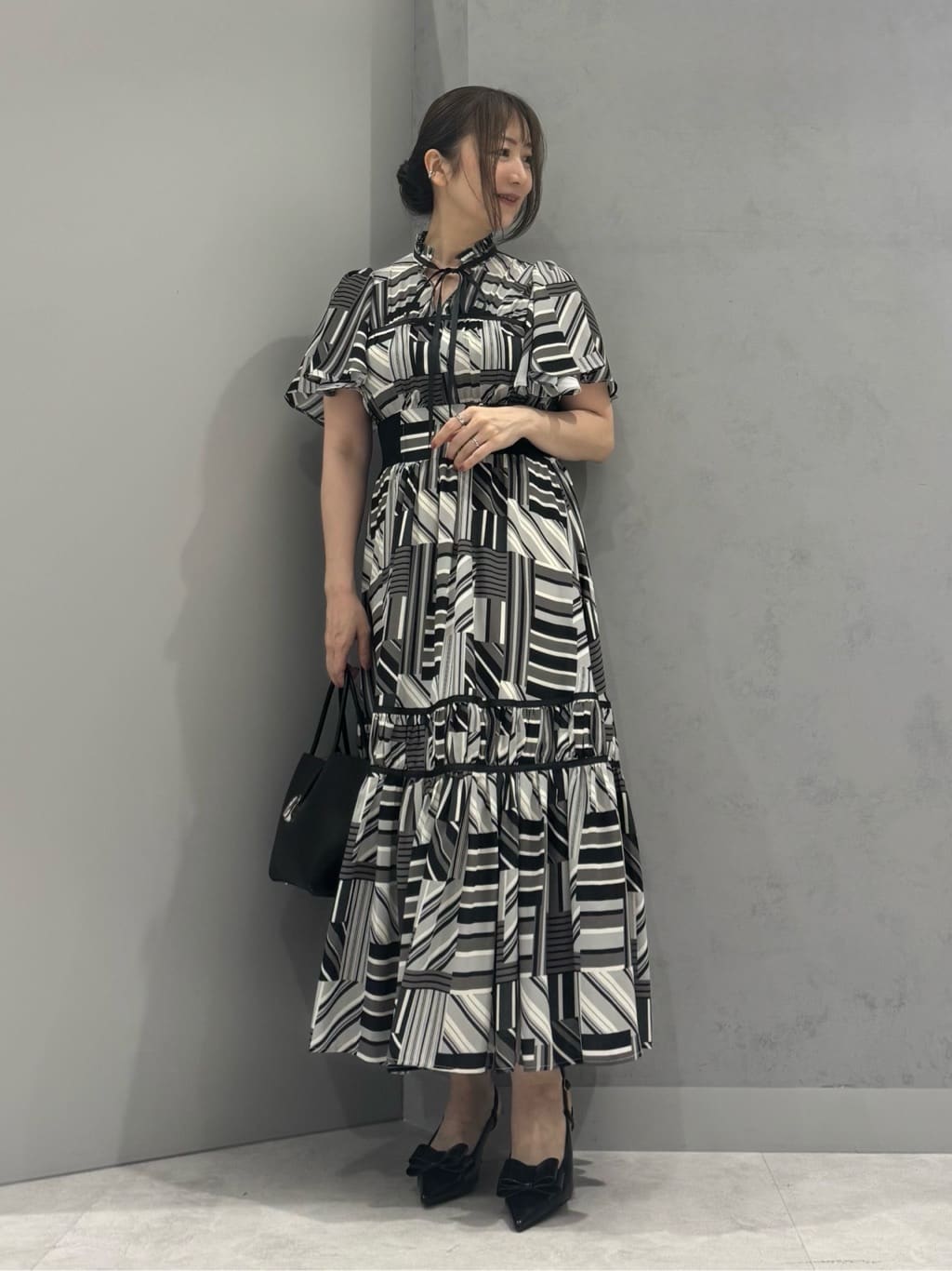 Vinのレトロパターンフレアワンピースを使ったコーディネートを紹介します。｜Rakuten Fashion(楽天ファッション／旧楽天ブランドアベニュー)6184900