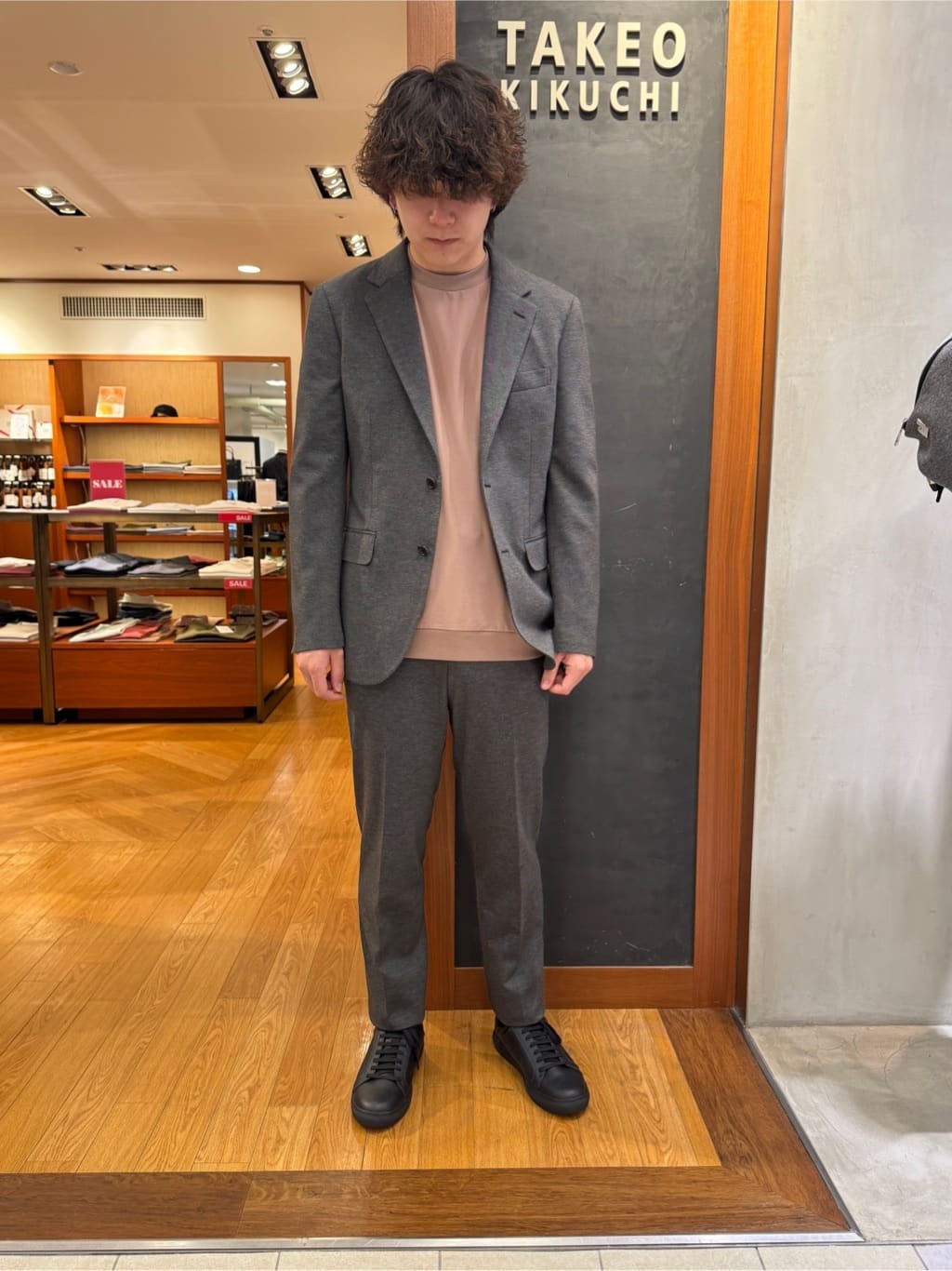 TAKEO KIKUCHIの【None Of Stress】アクティブジャージ 千鳥 ジャケットを使ったコーディネートを紹介します。｜Rakuten Fashion(楽天ファッション／旧楽天ブランドアベニュー)6184921