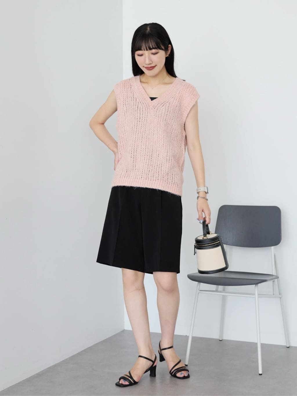 AMERICAN HOLICの【選べる丈】甘編みニットベストを使ったコーディネートを紹介します。｜Rakuten Fashion(楽天ファッション／旧楽天ブランドアベニュー)6186180