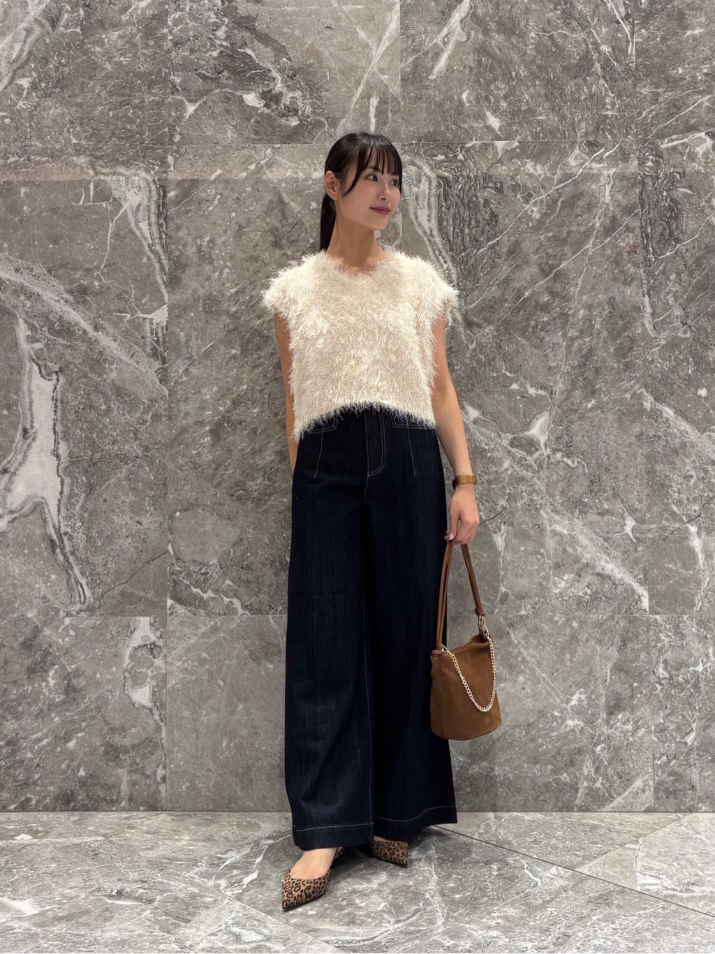 allurevilleのドライシャギープルオーバーを使ったコーディネートを紹介します。｜Rakuten Fashion(楽天ファッション／旧楽天ブランドアベニュー)6189405