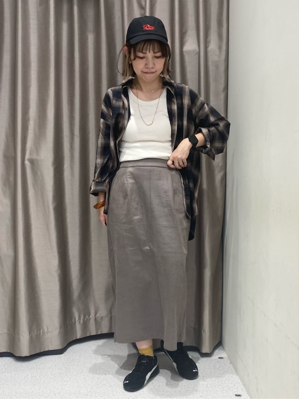 AMERICAN HOLICのフェイクレザーダンボールスカートを使ったコーディネートを紹介します。｜Rakuten Fashion(楽天ファッション／旧楽天ブランドアベニュー)6192027