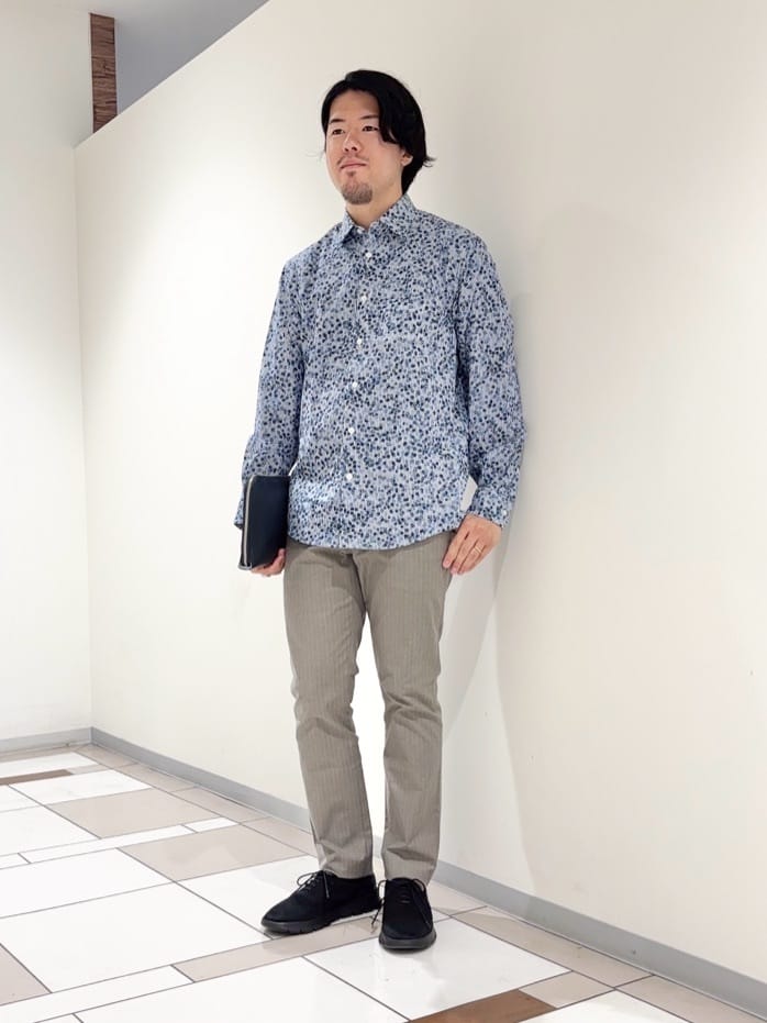 TAKEO KIKUCHIの【Sサイズ~】ストライプ小花 長袖シャツを使ったコーディネートを紹介します。｜Rakuten Fashion(楽天ファッション／旧楽天ブランドアベニュー)6192828