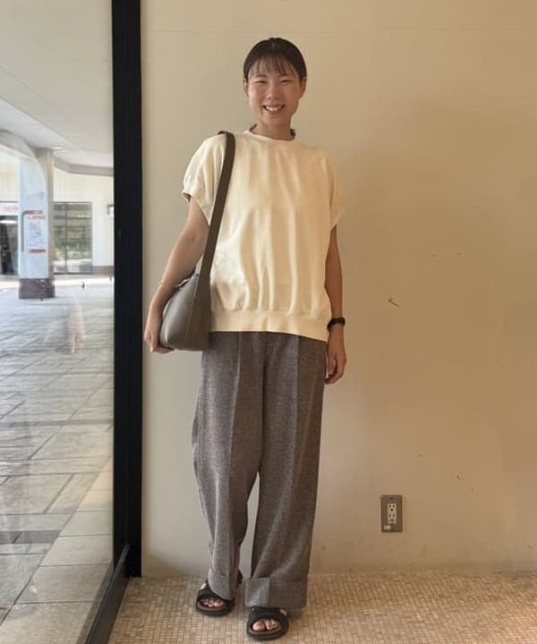 BEAMS HEARTのスウェット ロゴ 刺繍 プルオーバーを使ったコーディネートを紹介します。｜Rakuten Fashion(楽天ファッション／旧楽天ブランドアベニュー)6193794