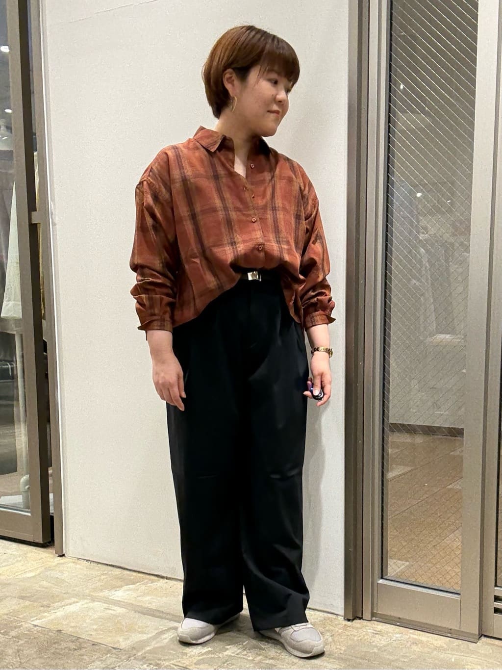 AMERICAN HOLICのイージーケアチェックシャツ【360°着こなしシャツ】を使ったコーディネートを紹介します。｜Rakuten Fashion(楽天ファッション／旧楽天ブランドアベニュー)6194594