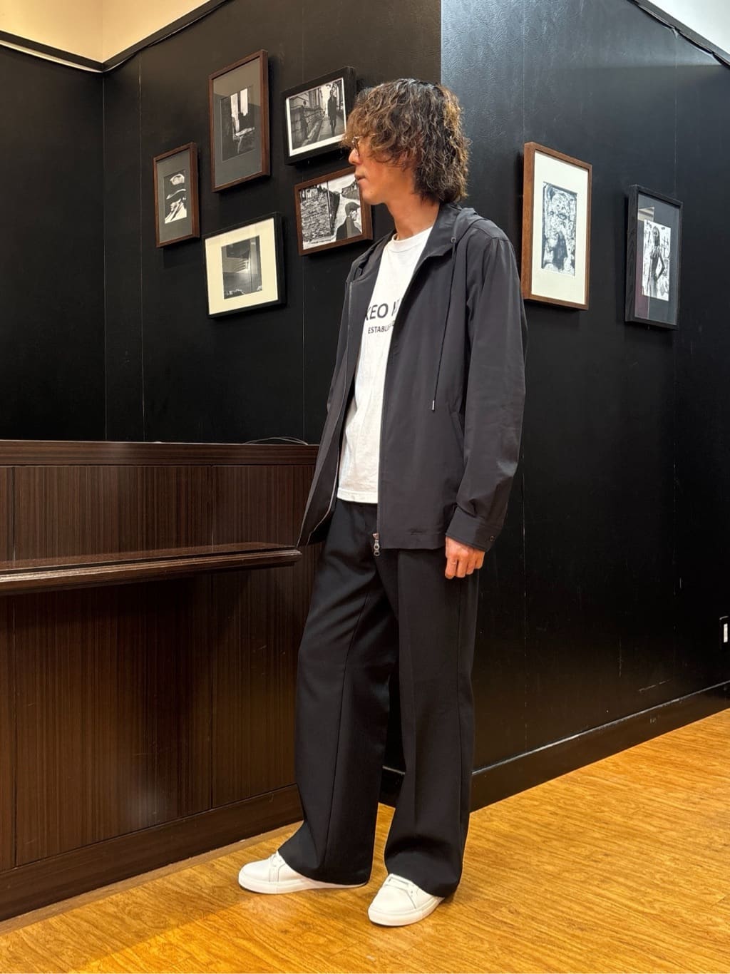 TAKEO KIKUCHIの【3D ナイロン ストレッチ】ジップアップ フードブルゾンを使ったコーディネートを紹介します。｜Rakuten Fashion(楽天ファッション／旧楽天ブランドアベニュー)6195200