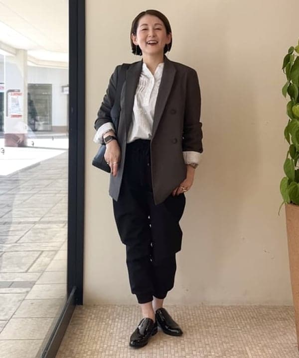 BEAMS HEARTの変形タック ノーカラー ブラウスを使ったコーディネートを紹介します。｜Rakuten Fashion(楽天ファッション／旧楽天ブランドアベニュー)6195537