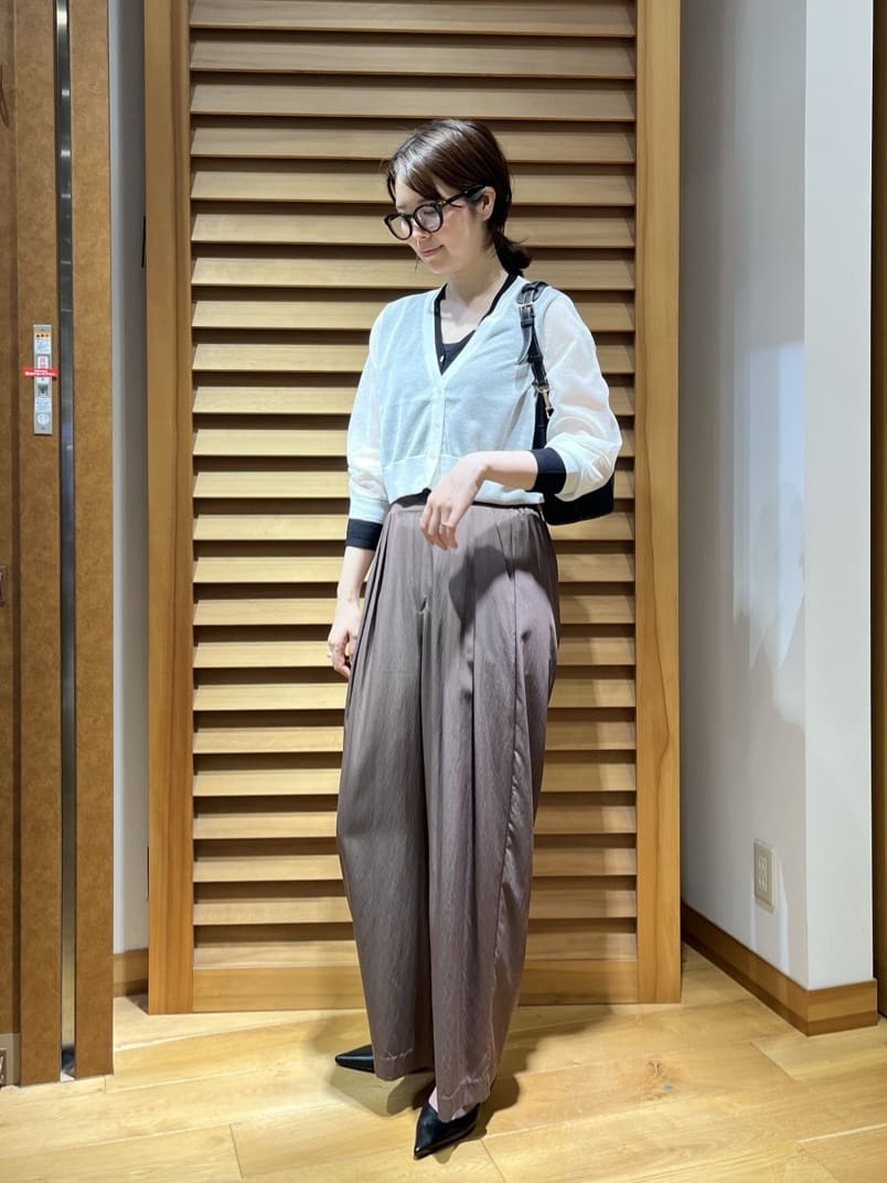 Vinのレイヤードシアーカーディガンを使ったコーディネートを紹介します。｜Rakuten Fashion(楽天ファッション／旧楽天ブランドアベニュー)6195789