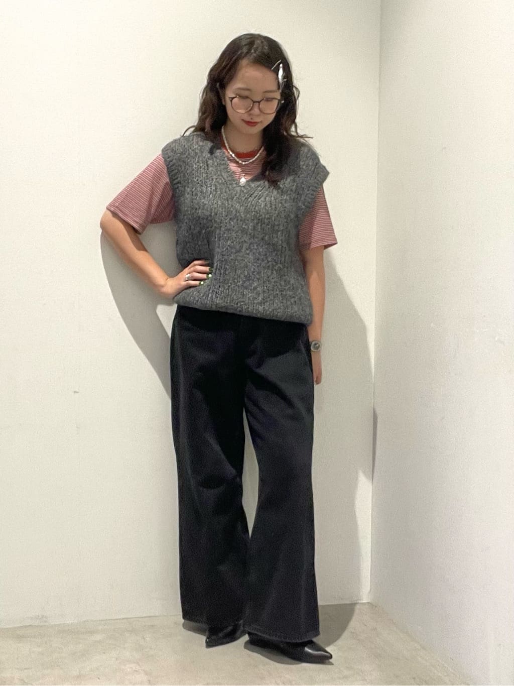 AMERICAN HOLICの【選べる丈】甘編みニットベストを使ったコーディネートを紹介します。｜Rakuten Fashion(楽天ファッション／旧楽天ブランドアベニュー)6196600