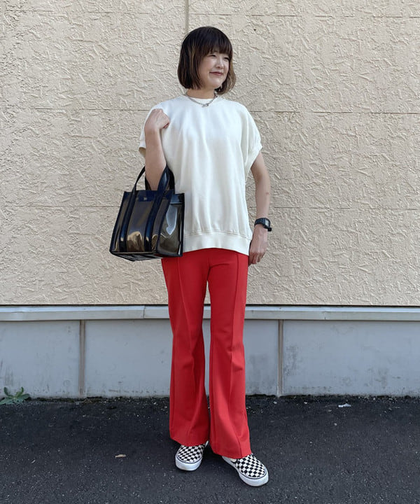 BEAMS HEARTのスウェット ロゴ 刺繍 プルオーバーを使ったコーディネートを紹介します。｜Rakuten Fashion(楽天ファッション／旧楽天ブランドアベニュー)6197281