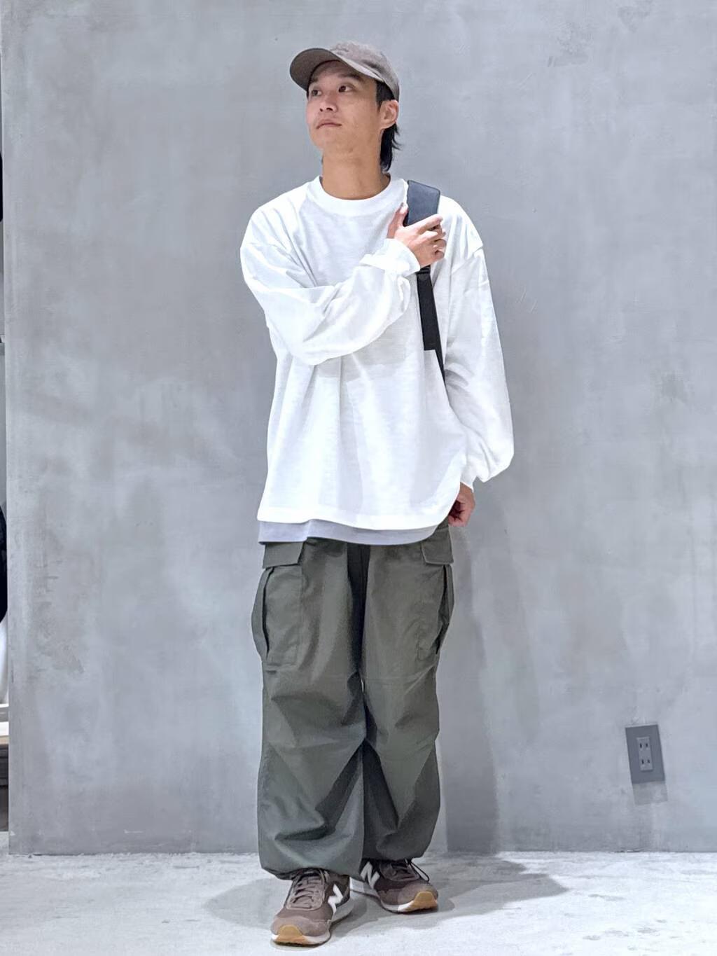 LAKOLEのスラブロゴ刺繍ロンTを使ったコーディネートを紹介します。｜Rakuten Fashion(楽天ファッション／旧楽天ブランドアベニュー)6197334