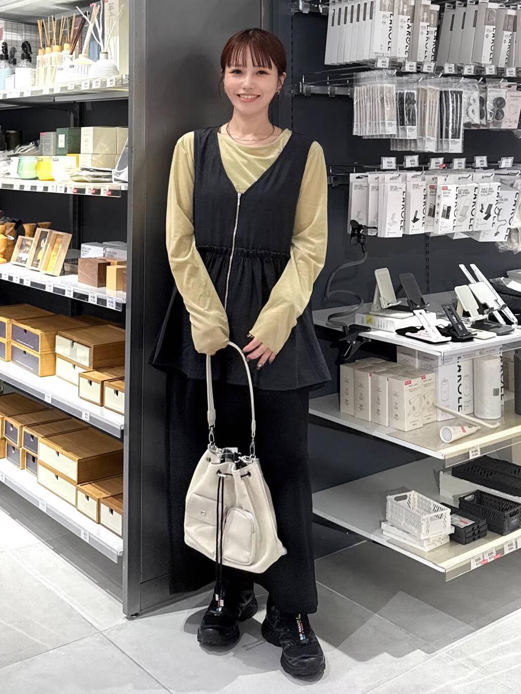 LAKOLEのシアーベロア長袖Tを使ったコーディネートを紹介します。｜Rakuten Fashion(楽天ファッション／旧楽天ブランドアベニュー)6197346