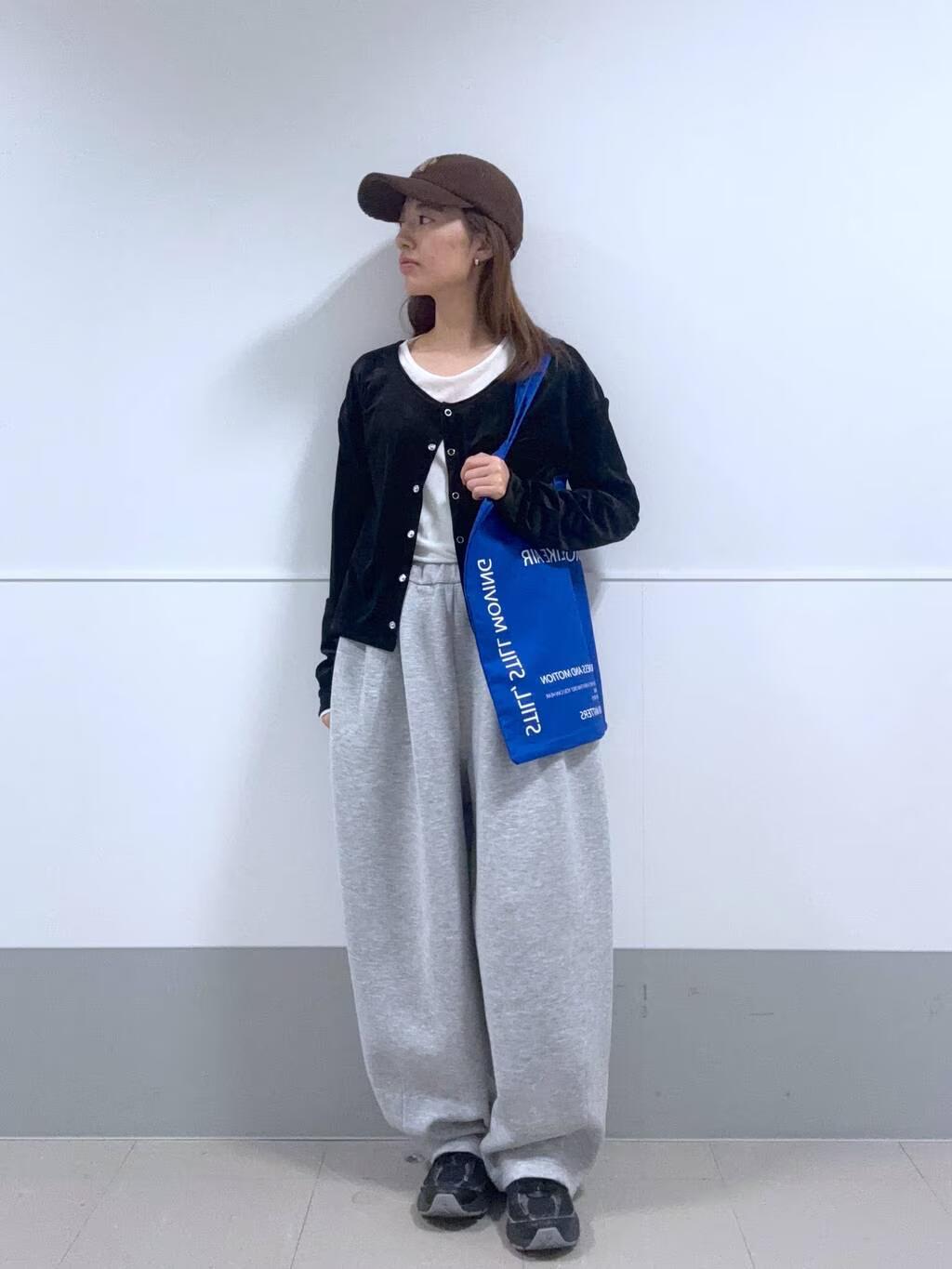 LAKOLEのシアーベロアカーディガンを使ったコーディネートを紹介します。｜Rakuten Fashion(楽天ファッション／旧楽天ブランドアベニュー)6197347