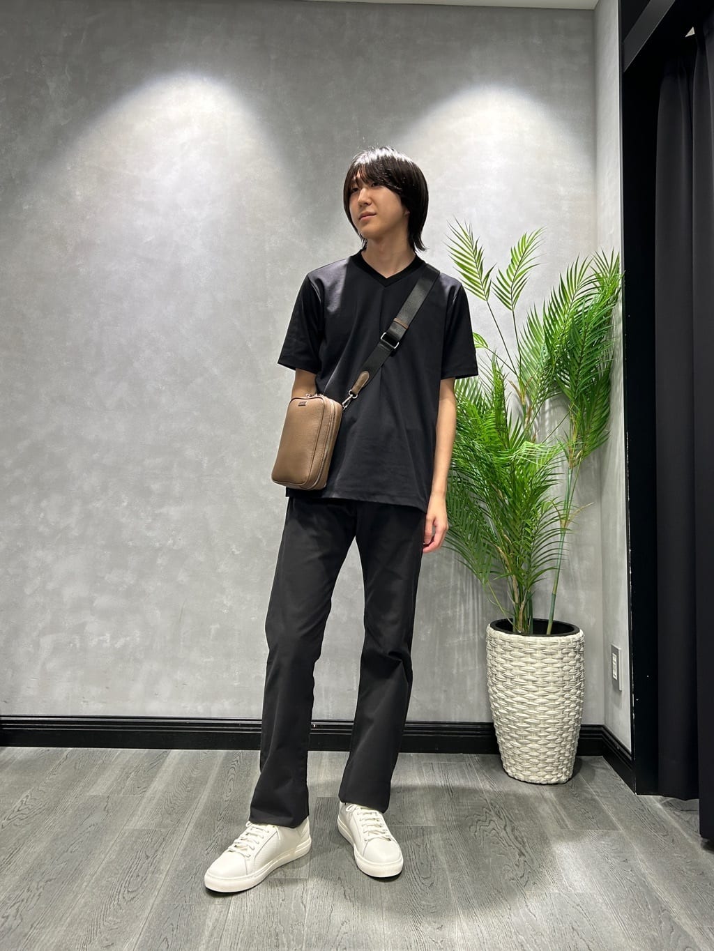 TAKEO KIKUCHIのテーラードジャージ Vネックを使ったコーディネートを紹介します。｜Rakuten Fashion(楽天ファッション／旧楽天ブランドアベニュー)6198527