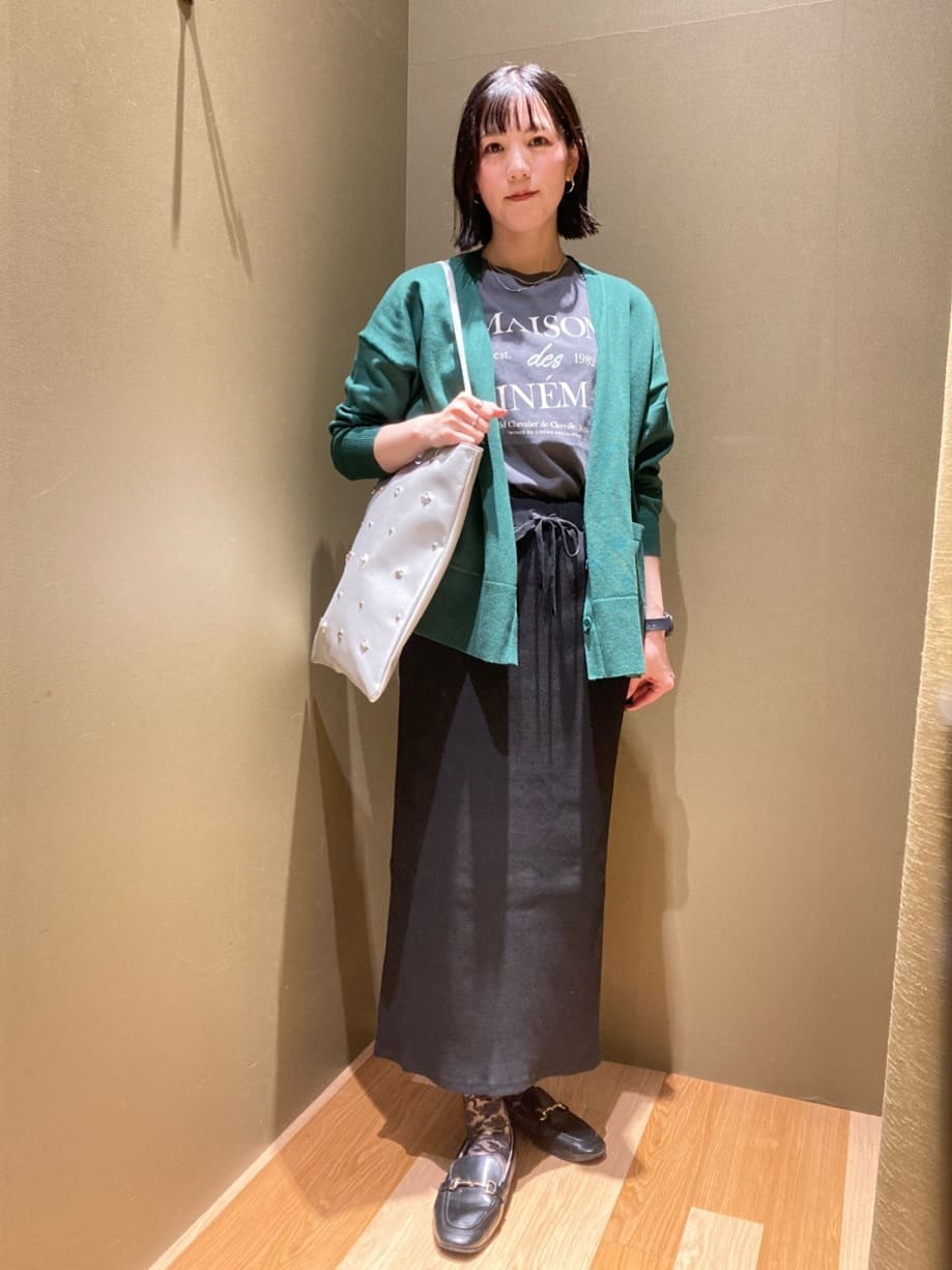 AMERICAN HOLICのアソートロゴ切替Tシャツを使ったコーディネートを紹介します。｜Rakuten Fashion(楽天ファッション／旧楽天ブランドアベニュー)6200365