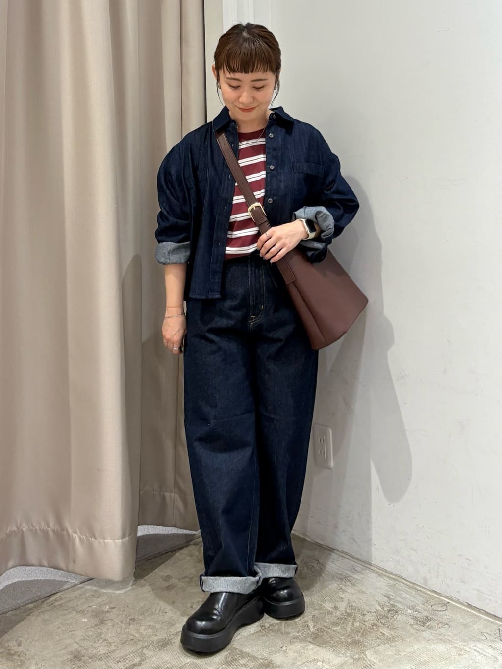 AMERICAN HOLICのWポケットデニムショートシャツを使ったコーディネートを紹介します。｜Rakuten Fashion(楽天ファッション／旧楽天ブランドアベニュー)6201978