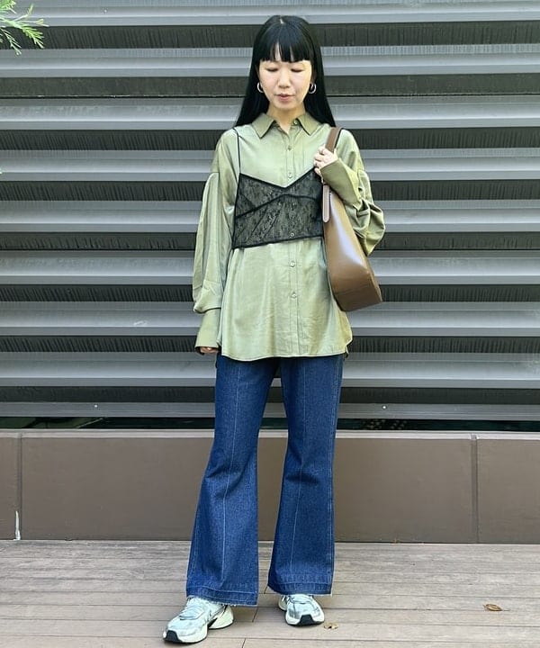 BEAMS HEARTのビスチェ * ロングスリーブシャツ(セットアイテム)を使ったコーディネートを紹介します。｜Rakuten Fashion(楽天ファッション／旧楽天ブランドアベニュー)6202843