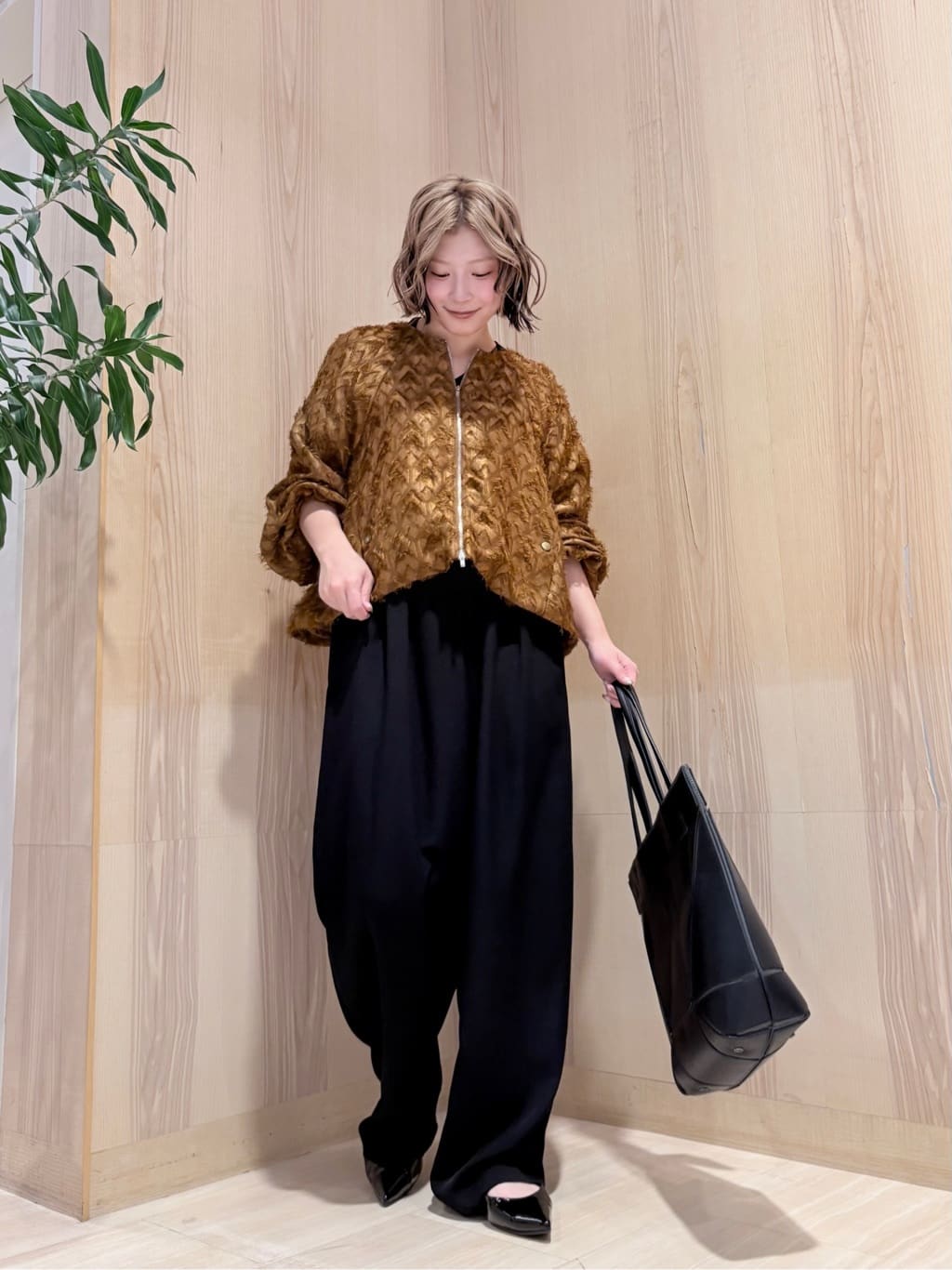 Vinのウエストドローストリングワイドパンツを使ったコーディネートを紹介します。｜Rakuten Fashion(楽天ファッション／旧楽天ブランドアベニュー)6203317