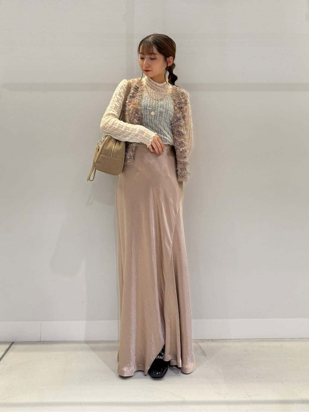 Vinのウェーブハイネックメロウシアートップスを使ったコーディネートを紹介します。｜Rakuten Fashion(楽天ファッション／旧楽天ブランドアベニュー)6204228