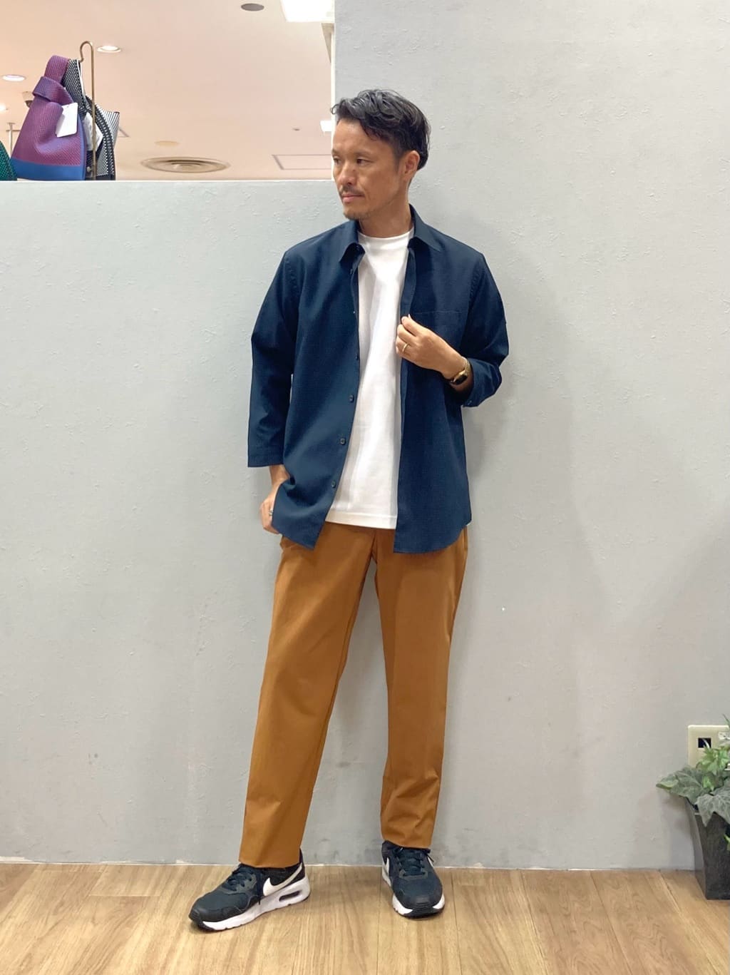TAKEO KIKUCHIの【COOL CITY WEAR】DotAir(R)サッカー シャツを使ったコーディネートを紹介します。｜Rakuten Fashion(楽天ファッション／旧楽天ブランドアベニュー)6205862