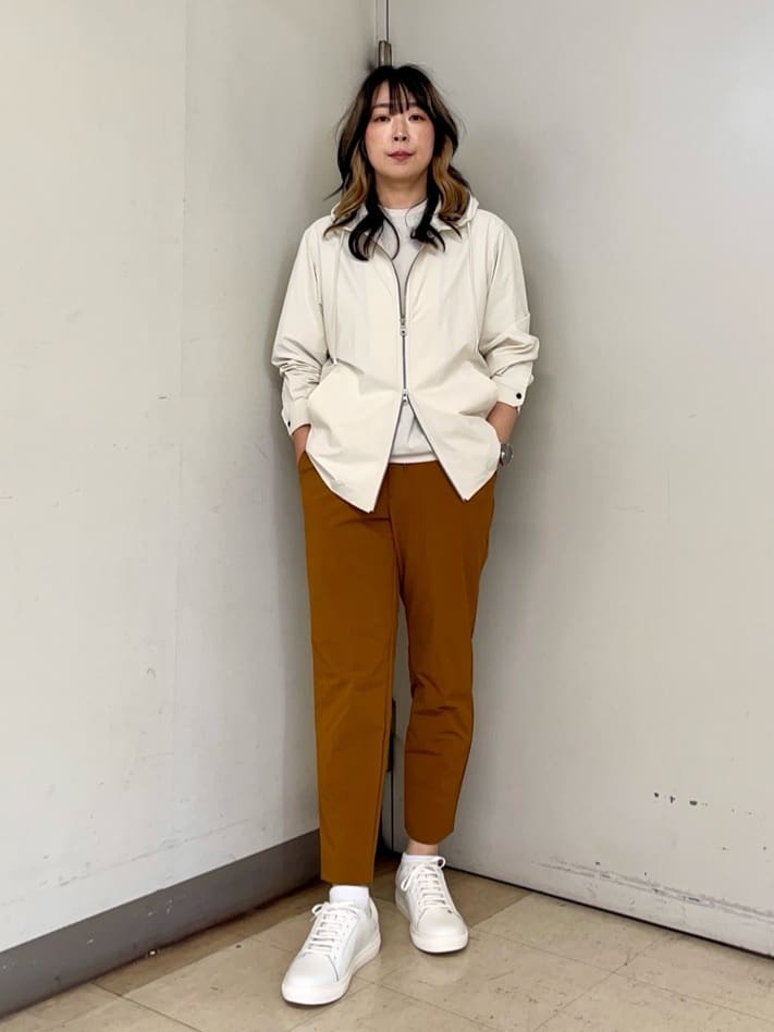 TAKEO KIKUCHIの【3D ナイロン ストレッチ】ジップアップ フードブルゾンを使ったコーディネートを紹介します。｜Rakuten Fashion(楽天ファッション／旧楽天ブランドアベニュー)6205866