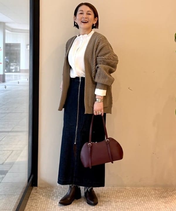 BEAMS HEARTの【洗濯機洗い可】2WAY シャーリング ブラウス 25AW 長袖 オンオフ兼用 通勤 お仕事を使ったコーディネートを紹介します。｜Rakuten Fashion(楽天ファッション／旧楽天ブランドアベニュー)6208817